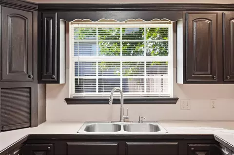 Kitchen - 104 Applegate, Conway, AR 72034 photo 4 of 7