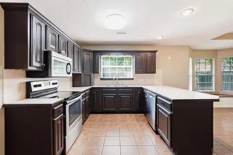 Kitchen - 104 Applegate, Conway, AR 72034 photo 1 of 7
