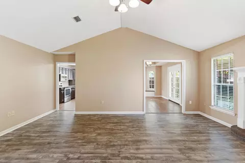Living - 104 Applegate, Conway, AR 72034 photo 7 of 8
