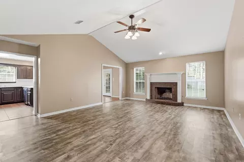Living - 104 Applegate, Conway, AR 72034 photo 1 of 8