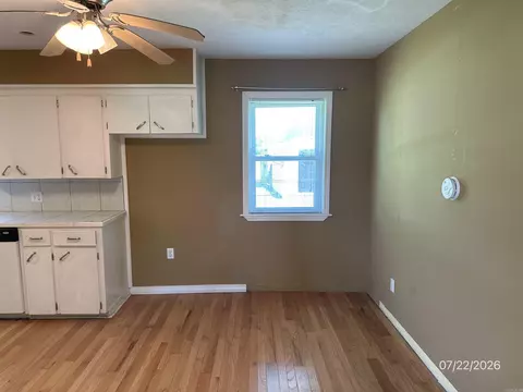 Living - 123 Nevermore Dr, Marshall, AR 72650 photo 3 of 3