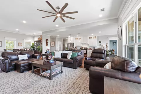 Living - 75 Crested Butte Rd, Austin, AR 72007 photo 4 of 4