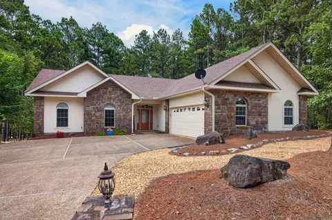 4 Rocoso Dr, Hot Springs Village, AR 71909