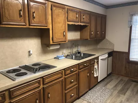 Kitchen - 2995 Hubbard Rd, Benton, AR 72019 photo 4 of 5
