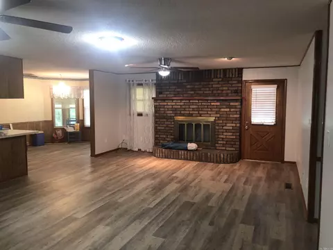 Living - 2995 Hubbard Rd, Benton, AR 72019 photo 1 of 4