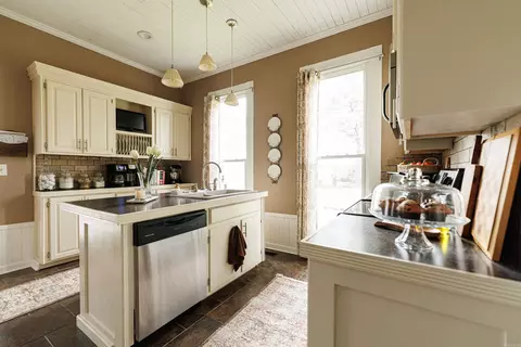 Kitchen - 65 Mulberry St, Quitman, AR 72131 photo 6 of 6