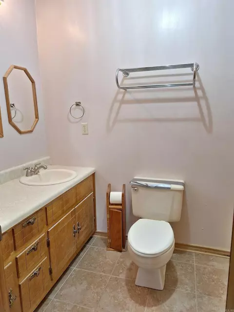 Bath - 1506 Dixon Ln, Pine Bluff, AR 71603 photo 3 of 3
