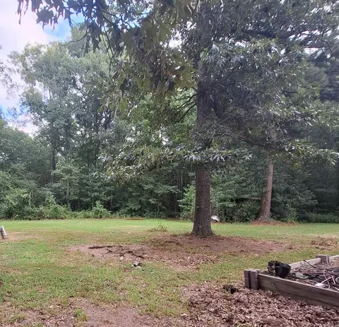 Exterior - 1506 Dixon Ln, Pine Bluff, AR 71603 photo 2 of 2