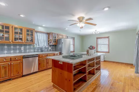 Kitchen - 13633 Us 62, Ash Flat, AR 72513 photo 1 of 6