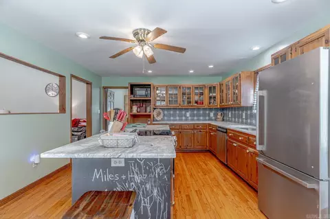 Kitchen - 13633 Us 62, Ash Flat, AR 72513 photo 3 of 6