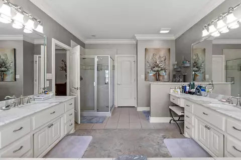 Bath - 7225 E Worth Ave, Benton, AR 72019 photo 3 of 4