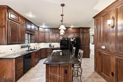 Kitchen - 7225 E Worth Ave, Benton, AR 72019 photo 1 of 6