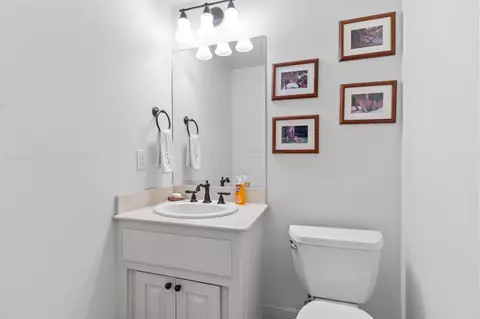 Bath - 7225 E Worth Ave, Benton, AR 72019 photo 1 of 4