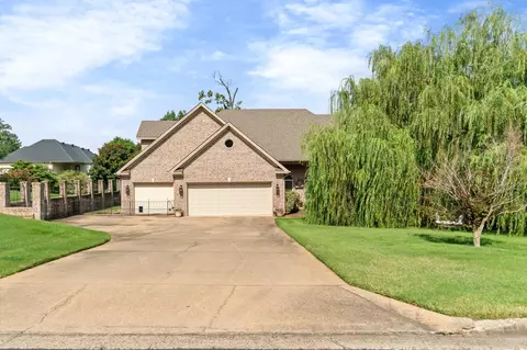 Exterior - 7225 E Worth Ave, Benton, AR 72019 photo 2 of 5