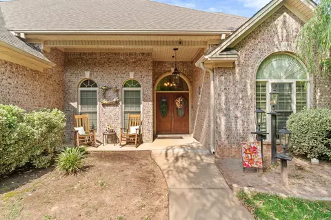Exterior - 7225 E Worth Ave, Benton, AR 72019 photo 4 of 5