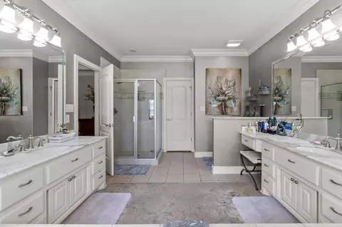 Bath - 7225 E Worth Ave, Benton, AR 72019 photo 3 of 4