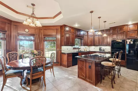 Kitchen - 7225 E Worth Ave, Benton, AR 72019 photo 2 of 6