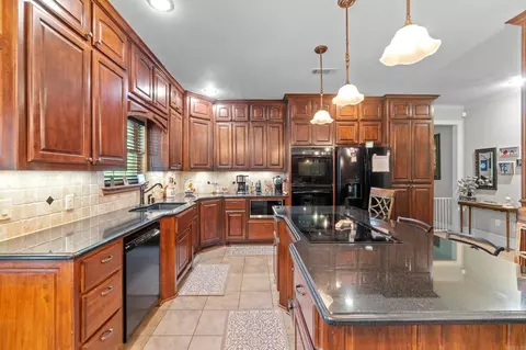 Kitchen - 7225 E Worth Ave, Benton, AR 72019 photo 3 of 3