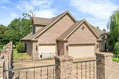 Exterior - 7225 E Worth Ave, Benton, AR 72019 photo 3 of 5