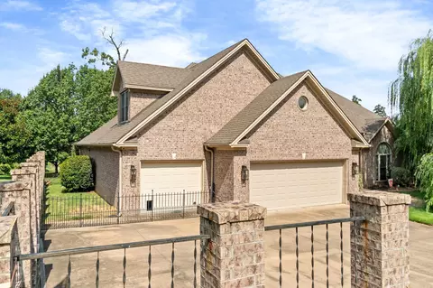 Exterior - 7225 E Worth Ave, Benton, AR 72019 photo 3 of 5