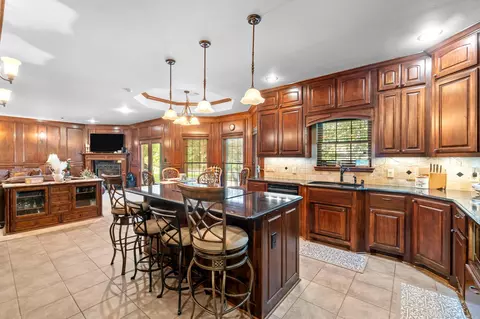 Kitchen - 7225 E Worth Ave, Benton, AR 72019 photo 1 of 3