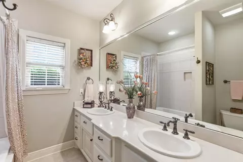 Bath - 7225 E Worth Ave, Benton, AR 72019 photo 5 of 7