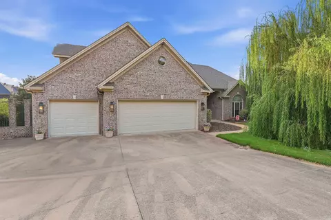 Exterior - 7225 E Worth Ave, Benton, AR 72019 photo 5 of 7