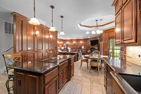 Kitchen - 7225 E Worth Ave, Benton, AR 72019 photo 2 of 3