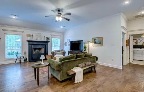 Living - 385 Reuben Dr, Alexander, AR 72002 photo 2 of 3