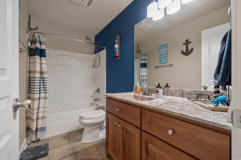 Bath - 471 Patterson Cir, Bismarck, AR 71929 photo 5 of 7