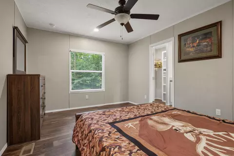 Bedroom - 471 Patterson Cir, Bismarck, AR 71929 photo 6 of 7