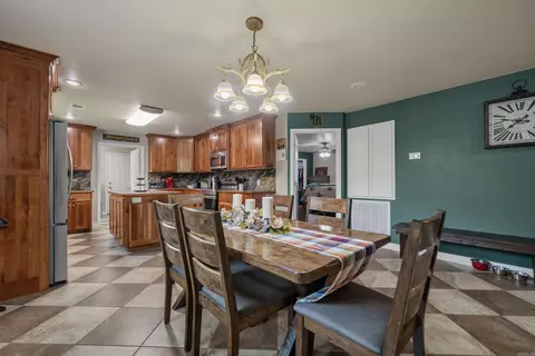 Dining - 471 Patterson Cir, Bismarck, AR 71929 photo 2 of 3