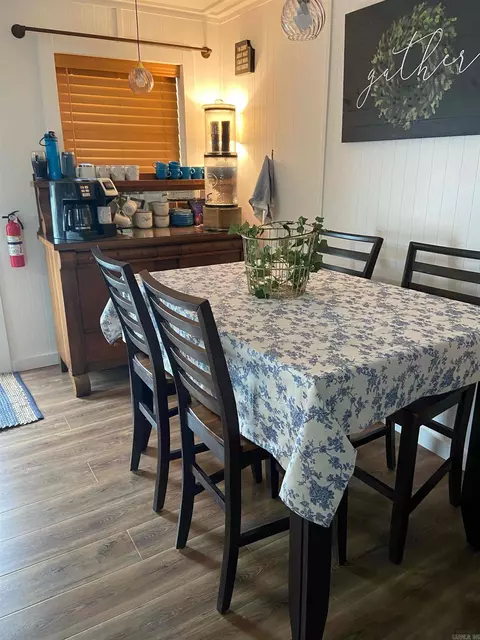 Dining - 517 E Webb St, Mountain View, AR 72560 photo 2 of 2