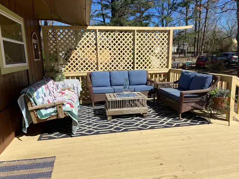 Exterior - 517 E Webb St, Mountain View, AR 72560 photo 2 of 2