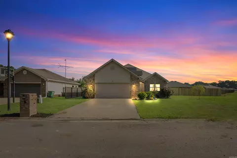 Exterior - 146 Meadow Dr, Beebe, AR 72012 photo 3 of 8