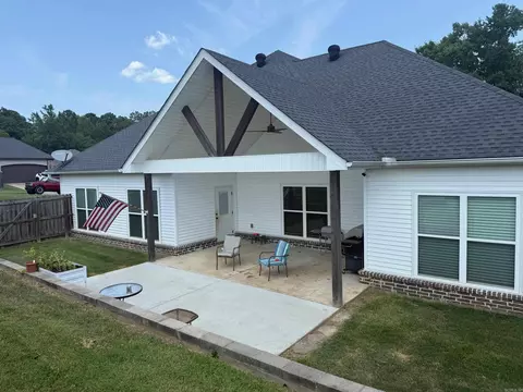 Exterior - 3903 Hampton Dr, Benton, AR 72019 photo 3 of 7