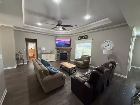 Living - 3903 Hampton Dr, Benton, AR 72019 photo 2 of 2