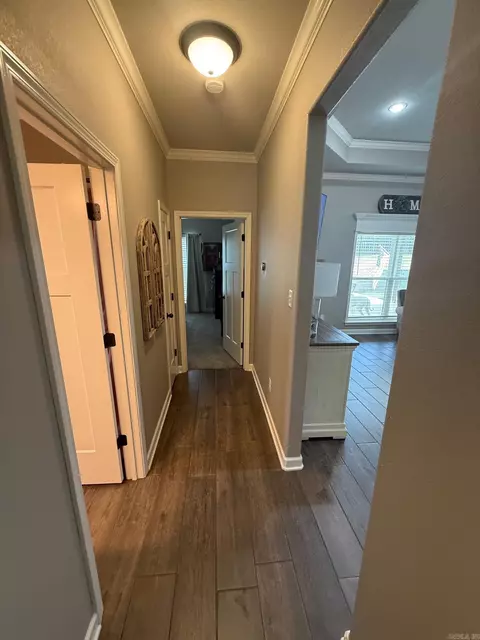 Entry Way - 3903 Hampton Dr, Benton, AR 72019 photo 2 of 2
