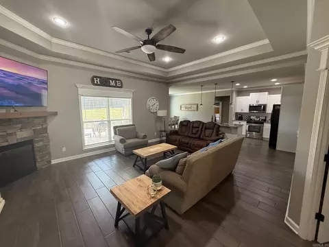 Living - 3903 Hampton Dr, Benton, AR 72019 photo 1 of 2