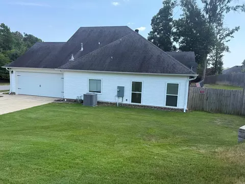 Exterior - 3903 Hampton Dr, Benton, AR 72019 photo 6 of 7
