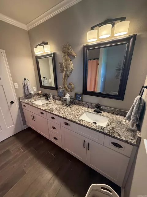 Bath - 3903 Hampton Dr, Benton, AR 72019 photo 6 of 6