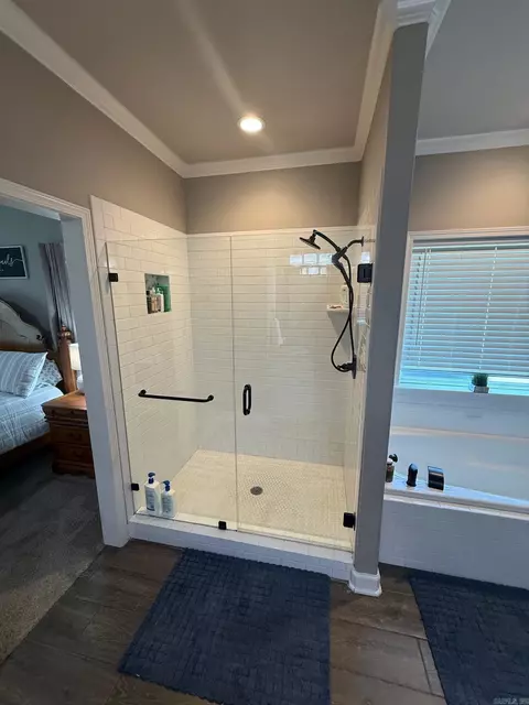 Bath - 3903 Hampton Dr, Benton, AR 72019 photo 3 of 6