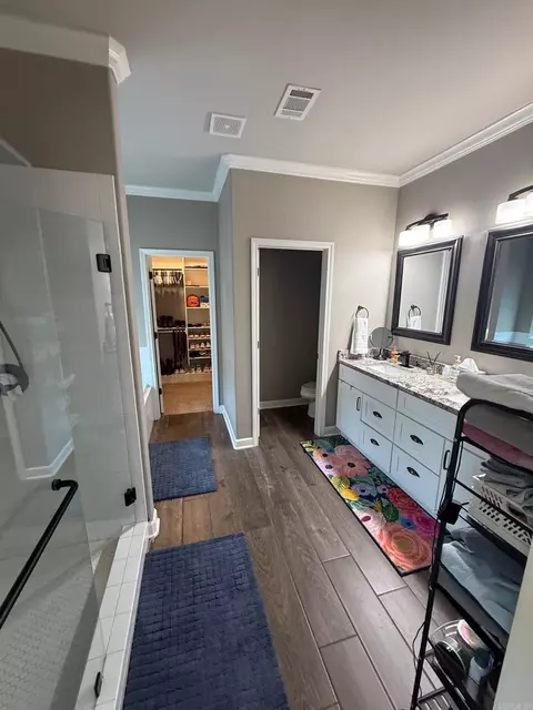 Bath - 3903 Hampton Dr, Benton, AR 72019 photo 1 of 6