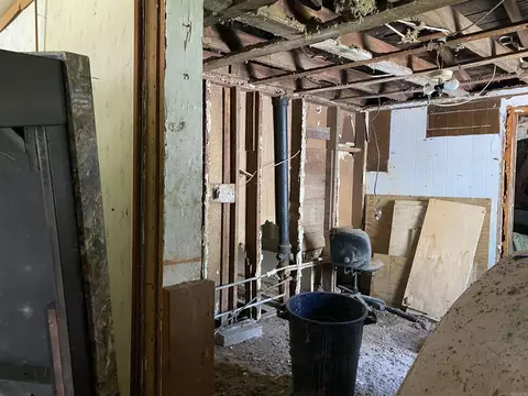 Entry Way - 617 Walnut St, Augusta, AR 72006 photo 4 of 4