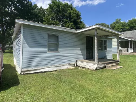 Exterior - 617 Walnut St, Augusta, AR 72006 photo 2 of 5