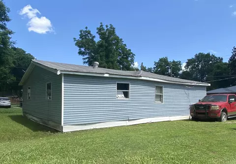 Exterior - 617 Walnut St, Augusta, AR 72006 photo 3 of 5