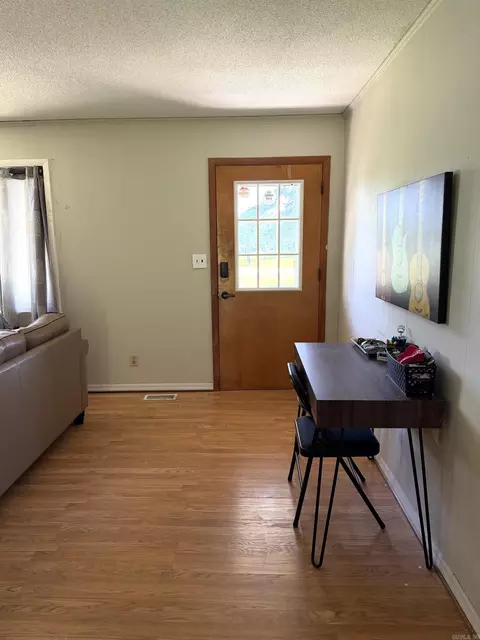 Entry Way - 864 Edgemont Rd, Quitman, AR 72131 photo 1 of 2
