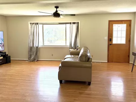 Living - 864 Edgemont Rd, Quitman, AR 72131 photo 2 of 3