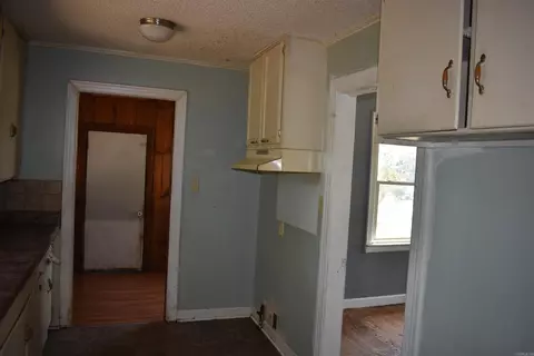 Entry Way - 1506 E Moore Ave, Searcy, AR 72143 photo 3 of 4