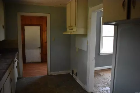 Entry Way - 1506 E Moore Ave, Searcy, AR 72143 photo 2 of 4